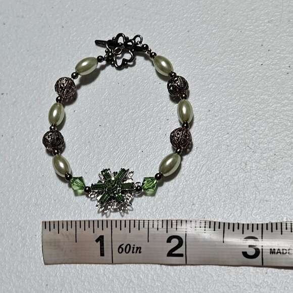Vintage Green Crystal Faux Pearl Beaded Bracelet Silver Floral Clasp Jewelry - Picture 6 of 6
